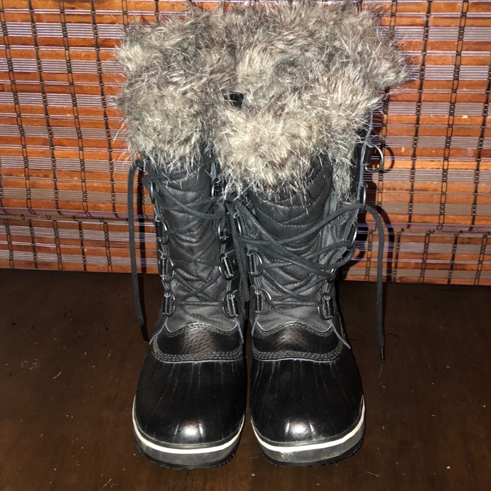 Joan of Arc Sorel Womans Boots Size 9